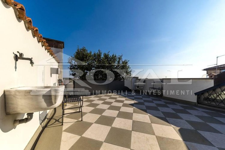 Via San Giacomo - attico ristrutturato con terrazza di 30 mq Bergamo