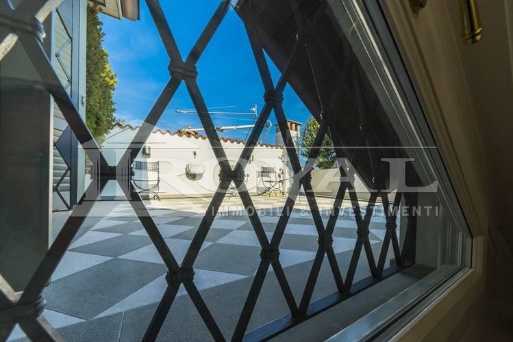 Via San Giacomo - attico ristrutturato con terrazza di 30 mq Bergamo