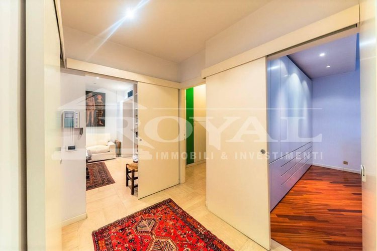 Via S. Alessandro Alta-trilocale ristrutturato con terrazzo Bergamo