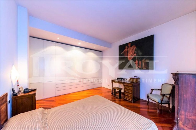 Via S. Alessandro Alta-trilocale ristrutturato con terrazzo Bergamo