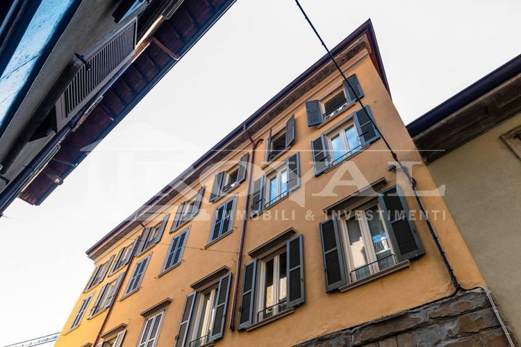 Via S. Orsola - Bilocale ristrutturato con poss. posto auto Bergamo