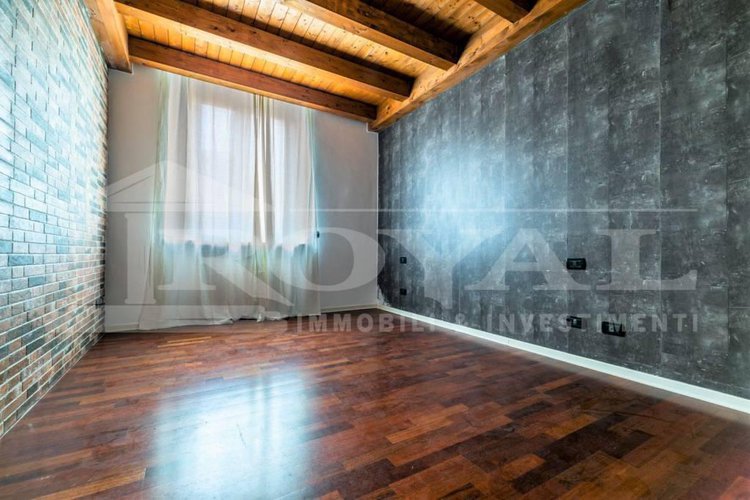 Via Scotti - Trilocale ristrutturato in palazzo d'epoca Bergamo