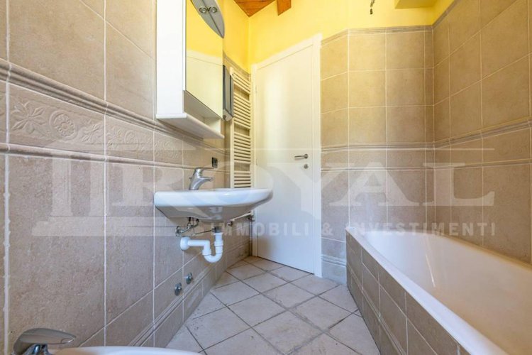 Via Scotti - Trilocale ristrutturato in palazzo d'epoca Bergamo