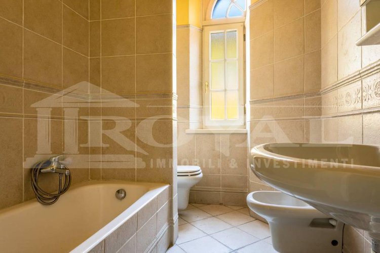 Via Scotti - Trilocale ristrutturato in palazzo d'epoca Bergamo