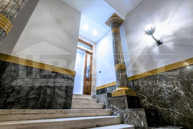 Via scotti - Ufficio ristrutturato in palazzo d'epoca Bergamo