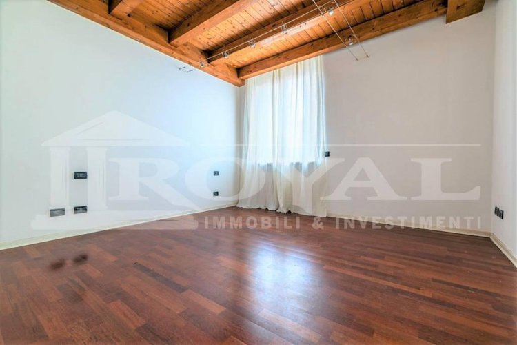 Via scotti - Ufficio ristrutturato in palazzo d'epoca Bergamo