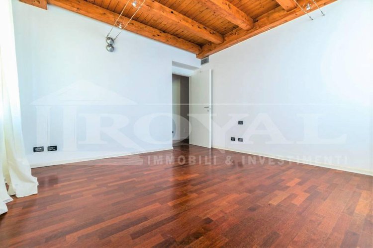 Via scotti - Ufficio ristrutturato in palazzo d'epoca Bergamo