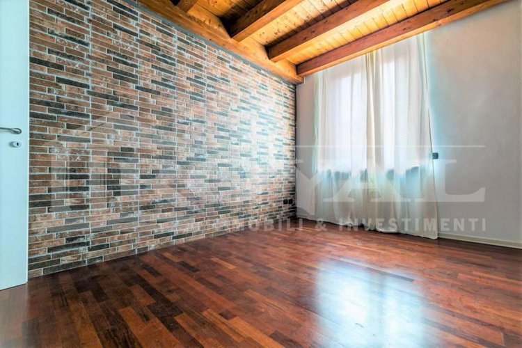 Via scotti - Ufficio ristrutturato in palazzo d'epoca Bergamo