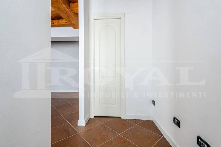 Via scotti - Ufficio ristrutturato in palazzo d'epoca Bergamo