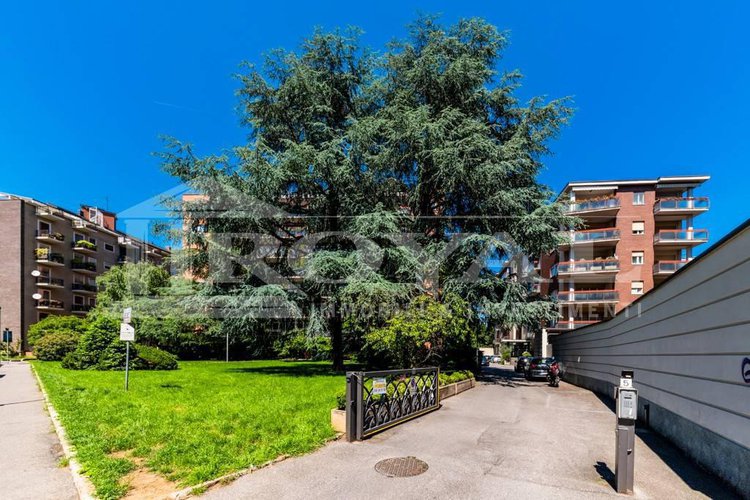 Via Divisione Julia - Ampio quadrilocale da ristrutturare Bergamo