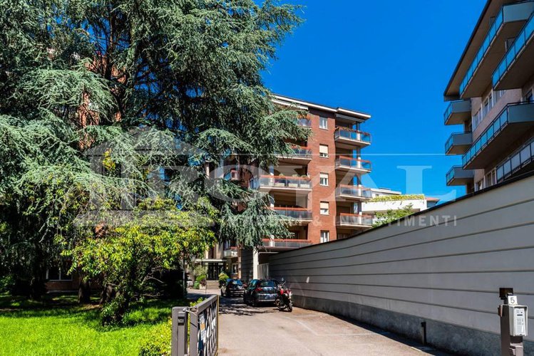 Via Divisione Julia - Ampio quadrilocale da ristrutturare Bergamo