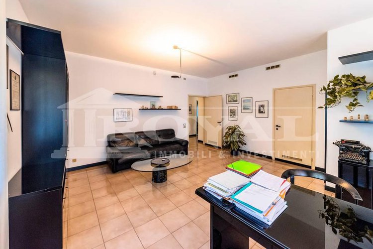 Via Divisione Julia - Ampio quadrilocale da ristrutturare Bergamo