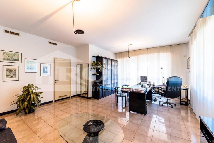 Via Divisione Julia - Ampio quadrilocale da ristrutturare Bergamo