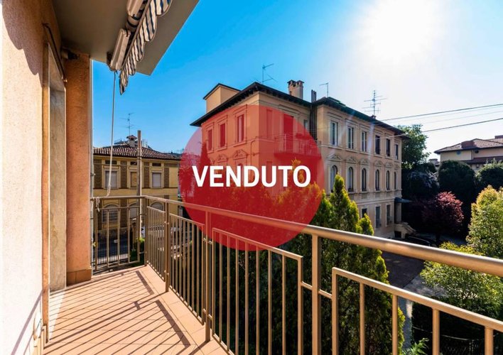 Via Scotti - Ampio trilocale con balcone