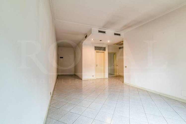 Via Scotti - Ampio trilocale con balcone Bergamo