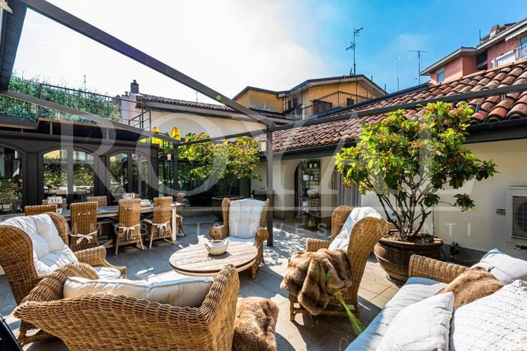 Via S. Alessandro - appartamento con terrazza di 60 mq
