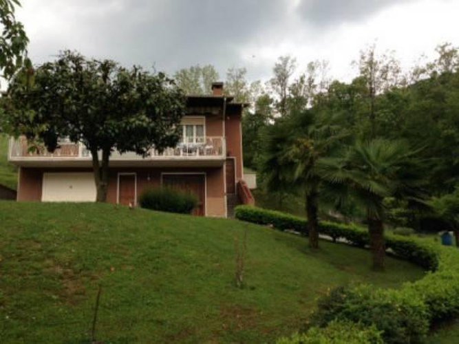 ALBINO VILLA SINGOLA CON 2000 MQ DI GIARDINO Albino