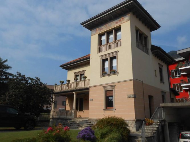 CENE VENDESI VILLA LIBERTY CON GIARDINO Cene