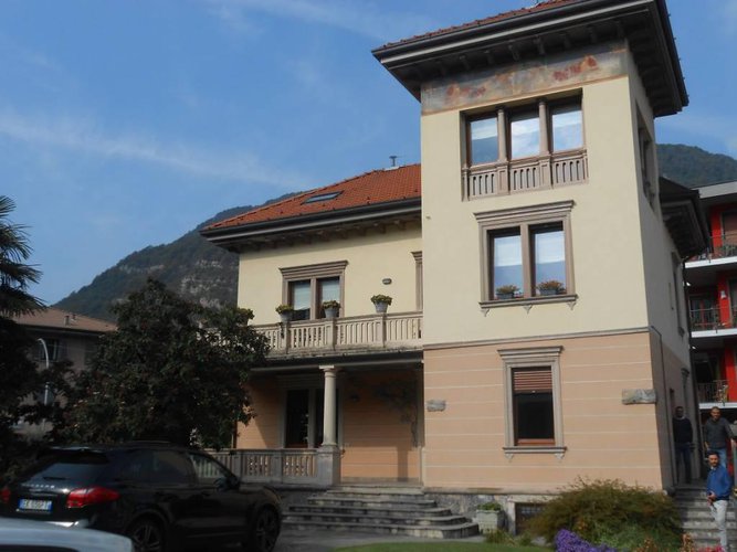 CENE VENDESI VILLA LIBERTY CON GIARDINO Cene