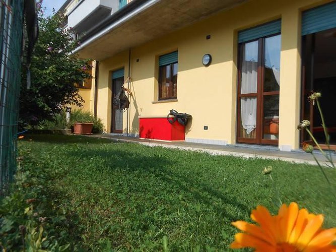 ALBINO VENDESI QUADRILOCALE IN VILLA