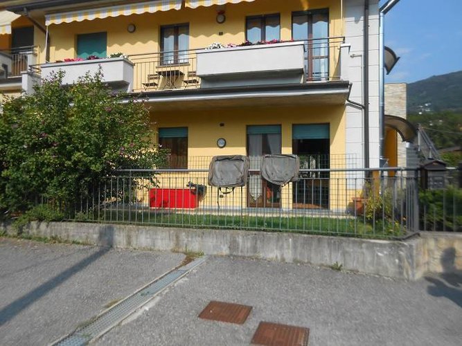 ALBINO VENDESI QUADRILOCALE IN VILLA Albino