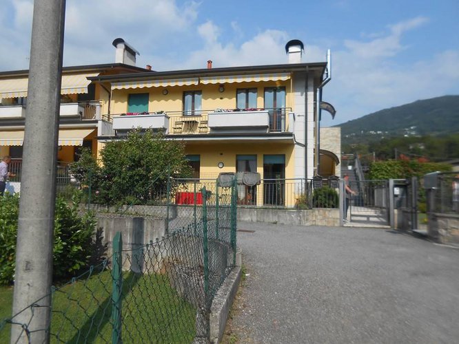 ALBINO VENDESI QUADRILOCALE IN VILLA Albino