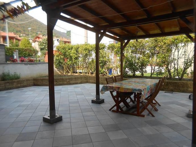 ALBINO VENDESI QUADRILOCALE IN VILLA Albino