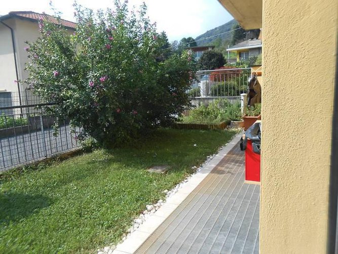 ALBINO VENDESI QUADRILOCALE IN VILLA Albino