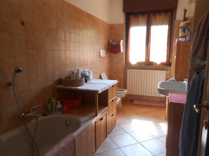 ALBINO VENDESI QUADRILOCALE IN VILLA Albino