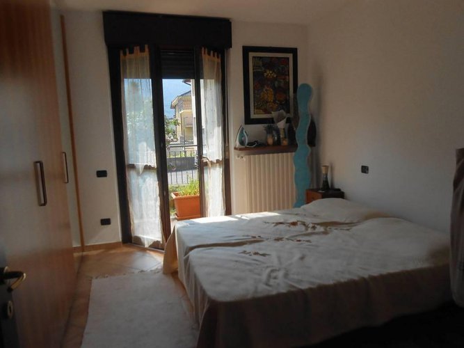 ALBINO VENDESI QUADRILOCALE IN VILLA Albino