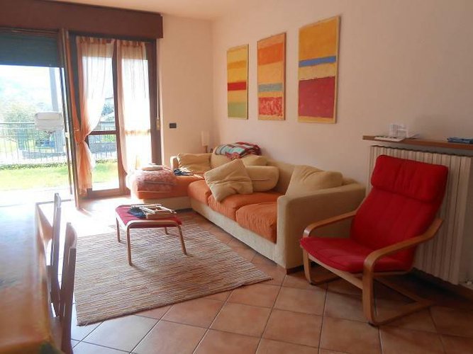 ALBINO VENDESI QUADRILOCALE IN VILLA Albino