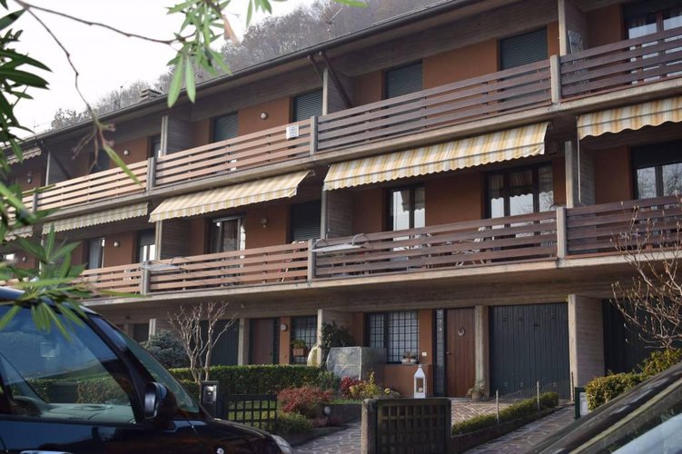 Splendida villetta a schiera di centro Albino