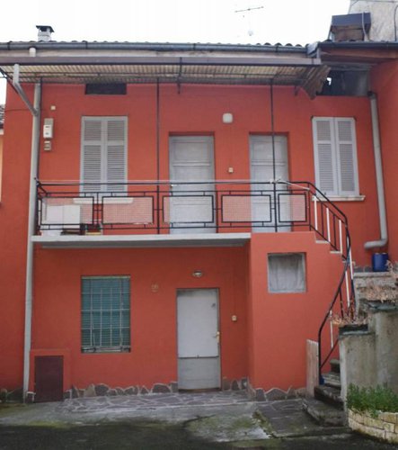 Casetta indipendente in corte privata