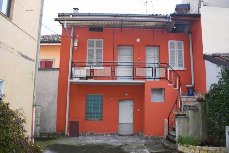 Casetta indipendente in corte privata Albino