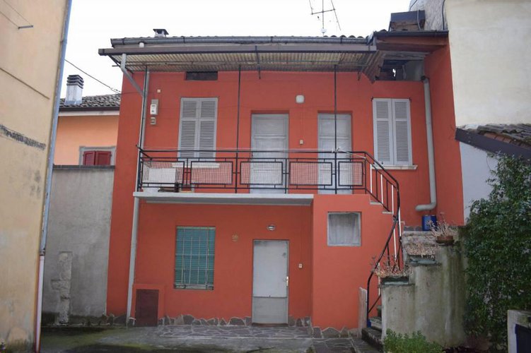 Casetta indipendente in corte privata Albino