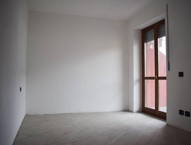 Trilocale, classe B Albino