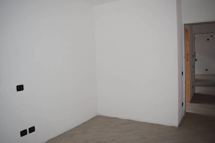 Trilocale, classe B Albino