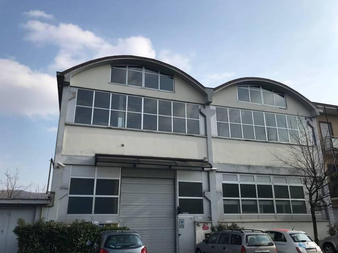 Capannone ad uso commerciale Alzano Lombardo