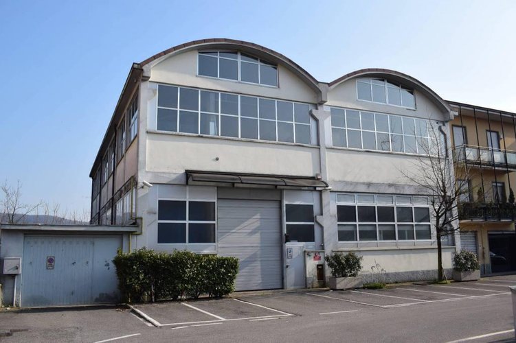 Capannone ad uso commerciale Alzano Lombardo