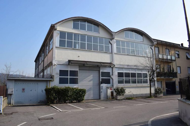 Capannone ad uso commerciale Alzano Lombardo