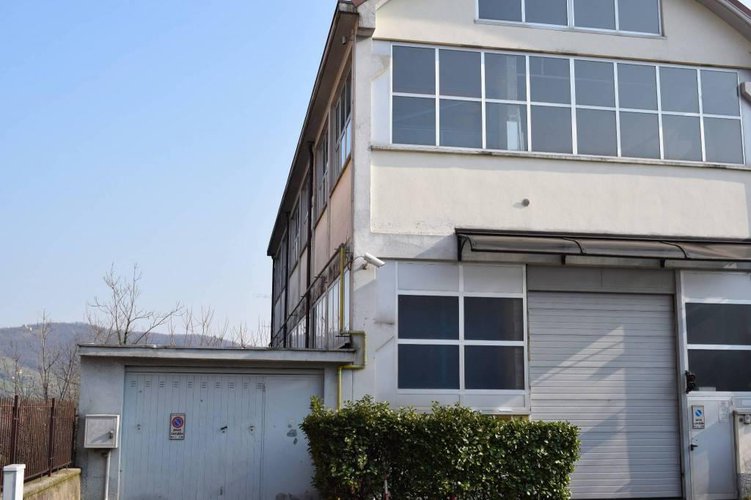 Capannone ad uso commerciale Alzano Lombardo