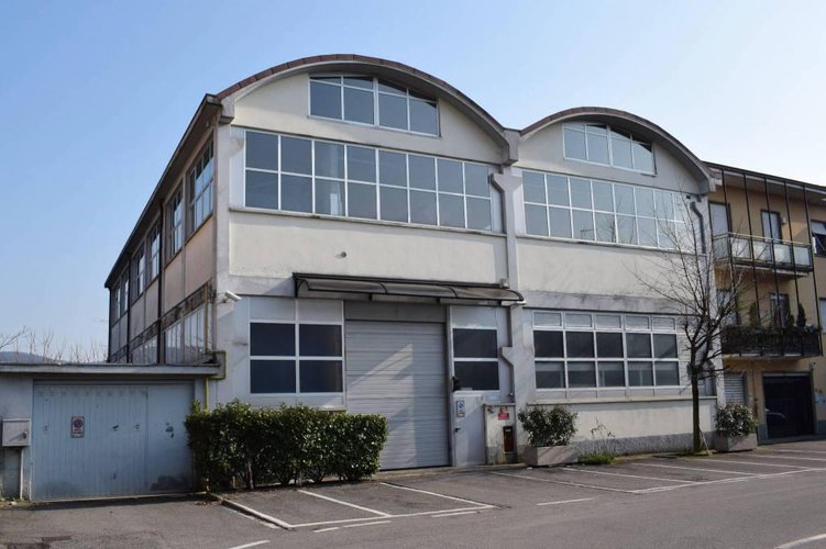 Capannone ad uso commerciale Alzano Lombardo