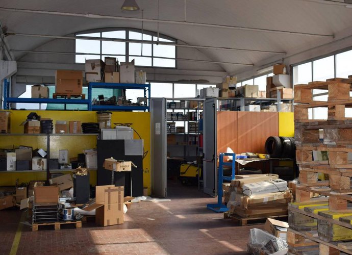 Capannone ad uso commerciale Alzano Lombardo
