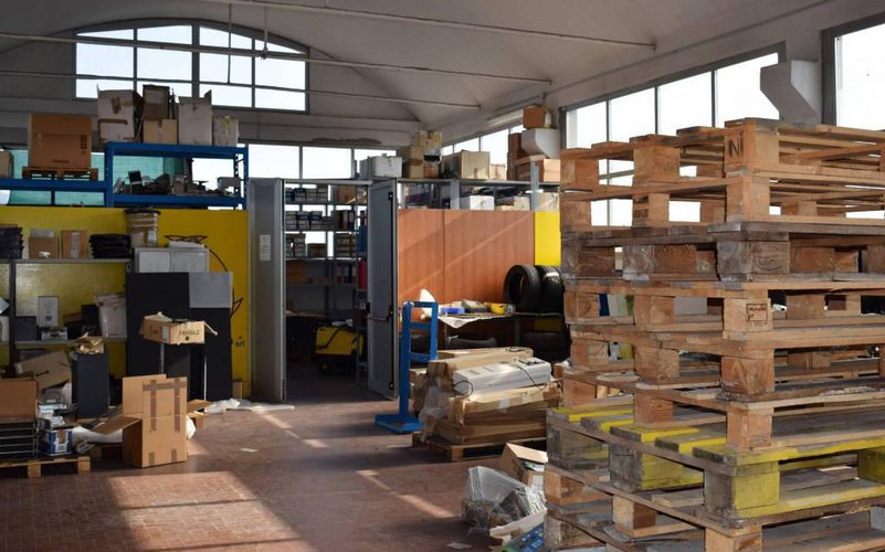 Capannone ad uso commerciale Alzano Lombardo