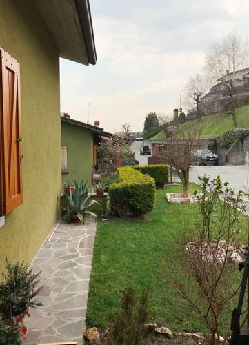 Quadrilocale finemente ristrutturato con giardino Alzano Lombardo