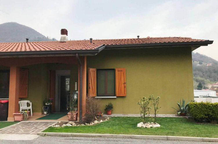 Quadrilocale finemente ristrutturato con giardino Alzano Lombardo