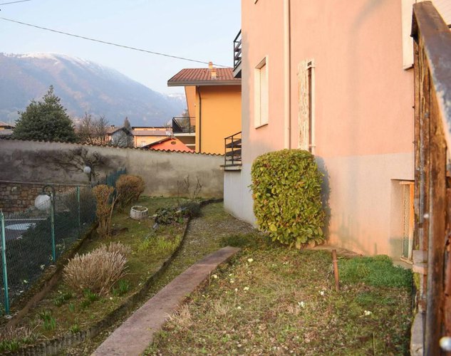 Villa singola su tre livelli Gandino