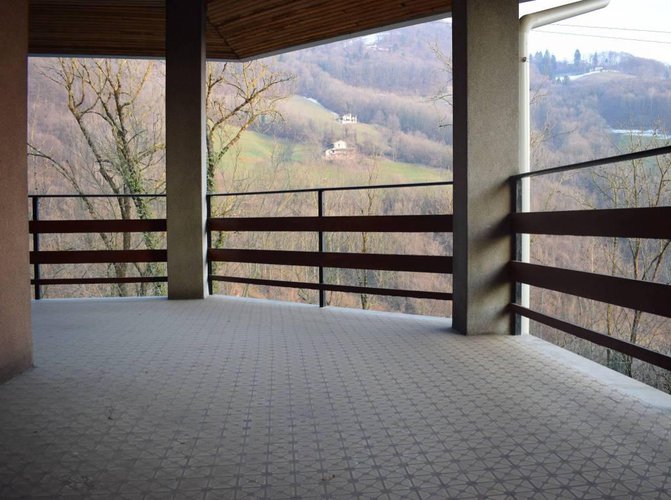 Villa singola su tre livelli Gandino