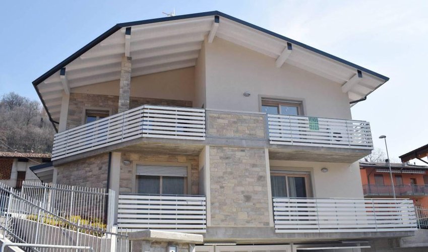 Nuovissimo quadrilocale in villetta Nembro