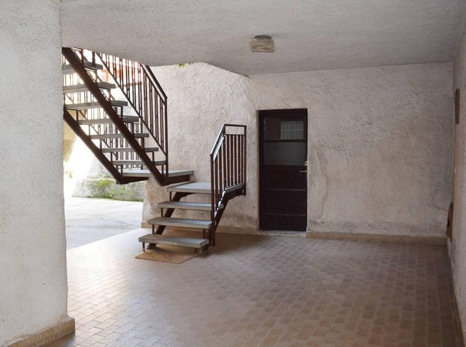 Penta locale in duplex Albino